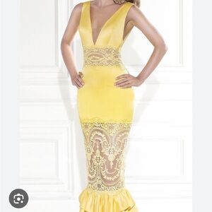 Tarik Ediz Yellow Plunge Neck Backless Gown - READ THE DESCRIPTION